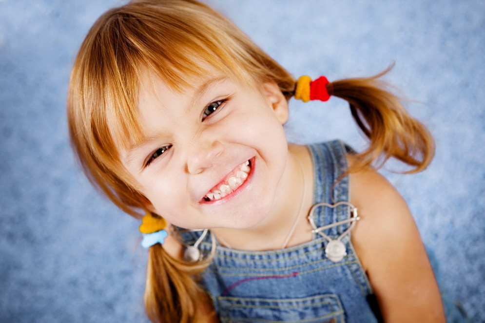Стоматология Дентал-Люкс предлагает качественное и эффективное лечение зубов у детей в Тюмени по низким ценам. Успевайте записаться на прием